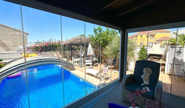 Reventa - Villa -
Orihuela Costa - La Regia