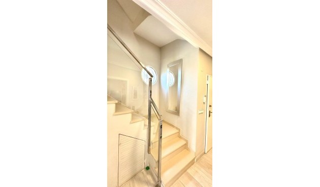 Reventa - Villa -
Orihuela Costa - La Regia