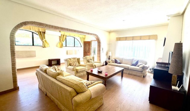 Resale - Villa -
Cabo Roig - Costa Blanca