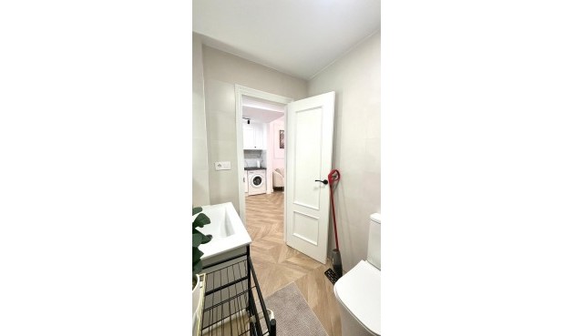 Brukt - Apartment -
Torrevieja - Centro