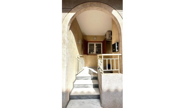 Brukt - Apartment -
Torrevieja - Acequion