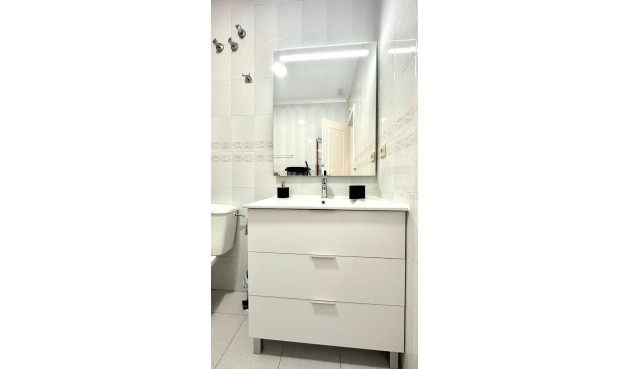 Brukt - Apartment -
Torrevieja - Acequion