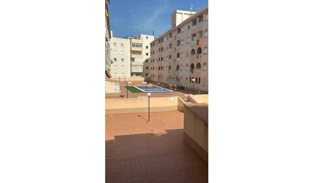 Resale - Apartment -
Torrevieja - Estacion De Autobuses