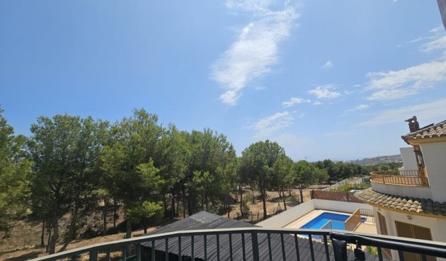 Reventa - Villa -
Sierra Cortina - Inland