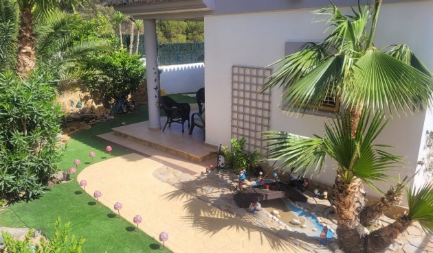 Reventa - Villa -
Sierra Cortina - Inland