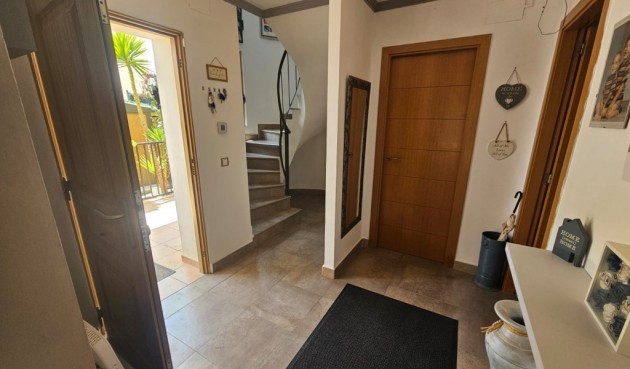 Reventa - Villa -
Sierra Cortina - Inland