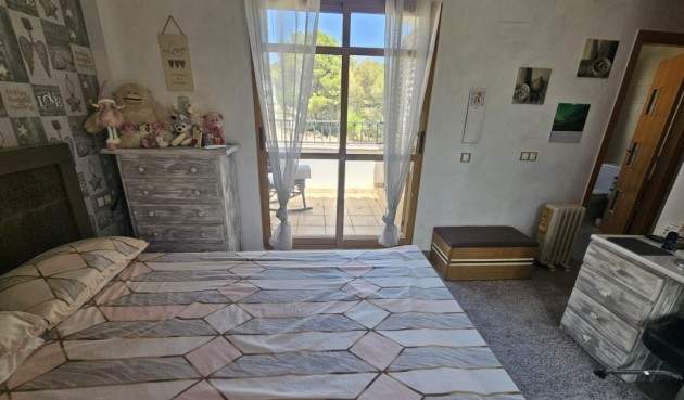 Reventa - Villa -
Sierra Cortina - Inland