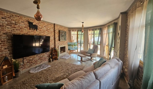 Reventa - Villa -
Sierra Cortina - Inland