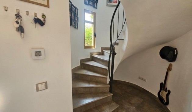 Reventa - Villa -
Sierra Cortina - Inland