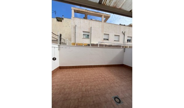 Brukt - Town House -
Lo Pagan - La Puntica