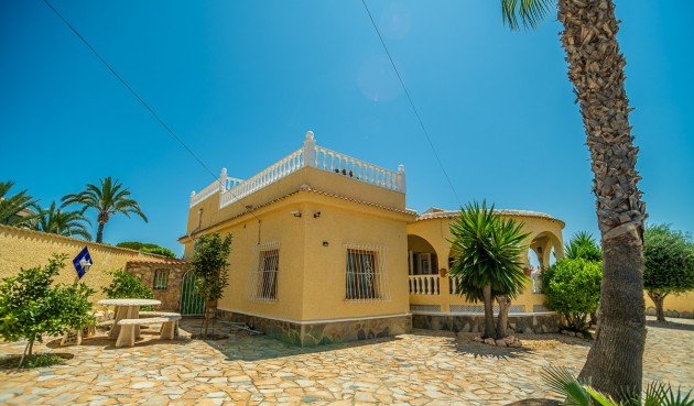 Resale - Villa -
Torrevieja - Costa Blanca