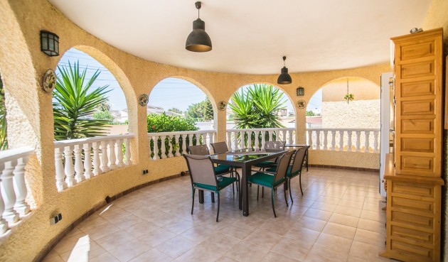 Resale - Villa -
Torrevieja - Costa Blanca