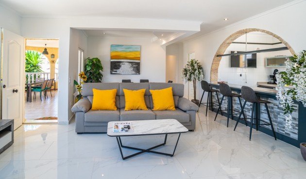 Resale - Villa -
Torrevieja - Costa Blanca