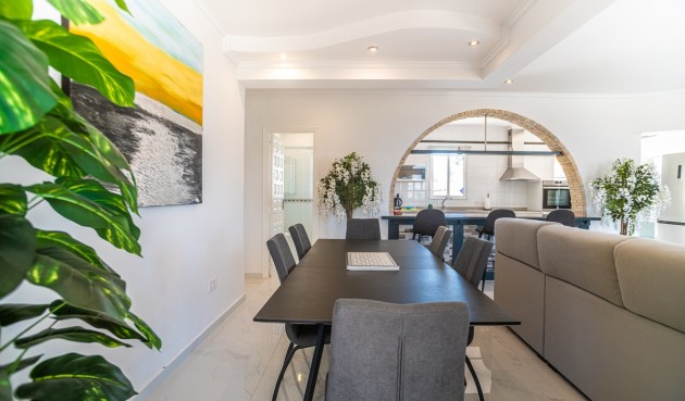 Resale - Villa -
Torrevieja - Costa Blanca