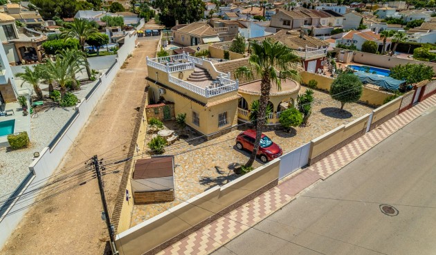 Resale - Villa -
Torrevieja - Costa Blanca