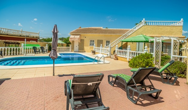 Resale - Villa -
Torrevieja - Costa Blanca