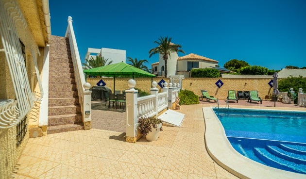 Resale - Villa -
Torrevieja - Costa Blanca