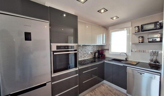 Återförsäljning - Apartment -
Orihuela Costa - La Zenia