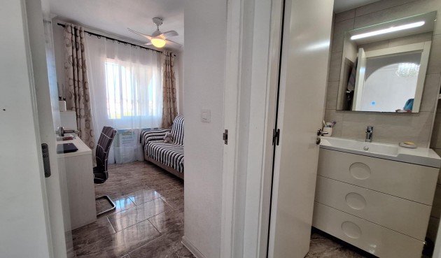 Återförsäljning - Apartment -
Orihuela Costa - La Zenia