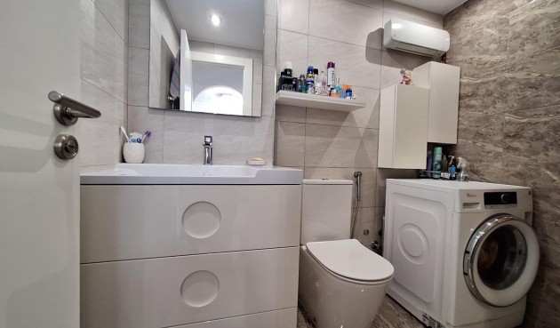 Återförsäljning - Apartment -
Orihuela Costa - La Zenia