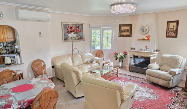 Resale - Villa -
Orihuela Costa - Playa Flamenca