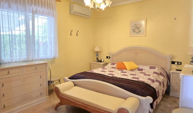 Resale - Villa -
Orihuela Costa - Playa Flamenca