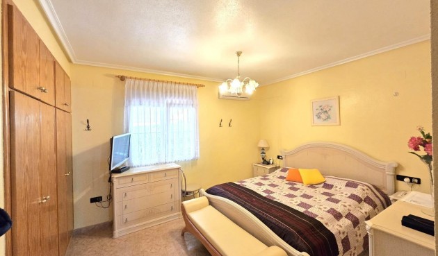 Resale - Villa -
Orihuela Costa - Playa Flamenca