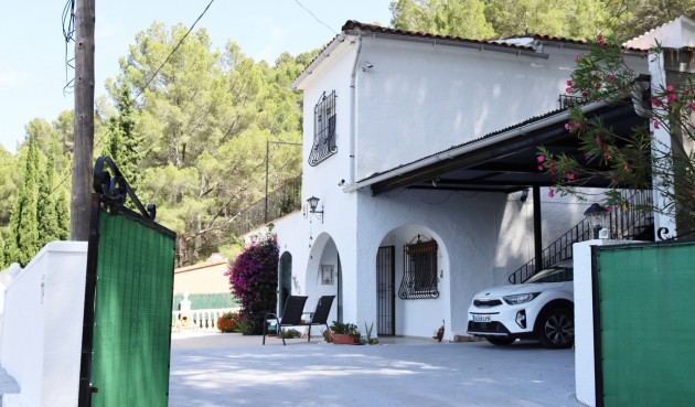 Resale - Villa -
Parcent - Inland