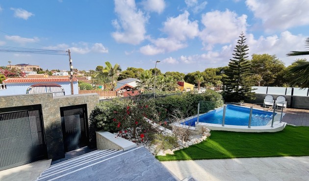 Resale - Villa -
Los Balcones - Costa Blanca