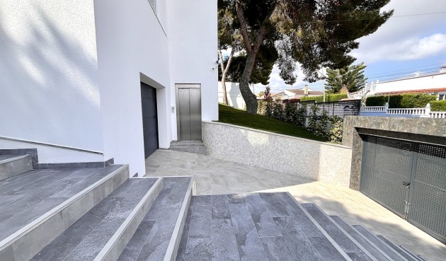 Resale - Villa -
Los Balcones - Costa Blanca