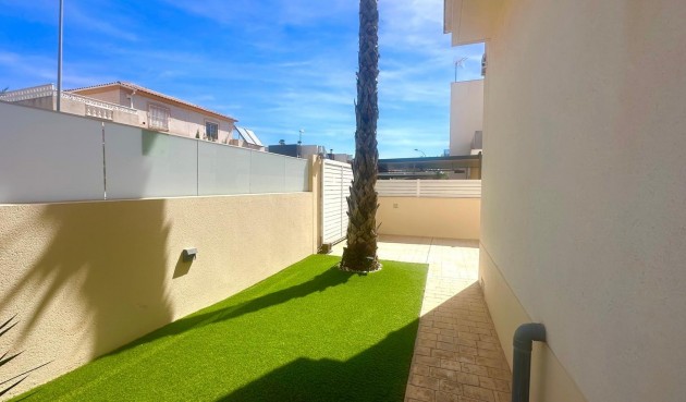 Brukt - Villa -
Torrevieja - Miramar - Torre Del Moro