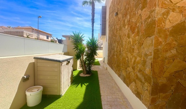Brukt - Villa -
Torrevieja - Miramar - Torre Del Moro