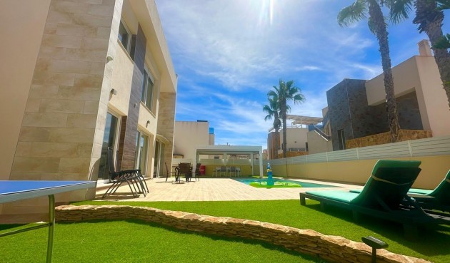 Brukt - Villa -
Torrevieja - Miramar - Torre Del Moro