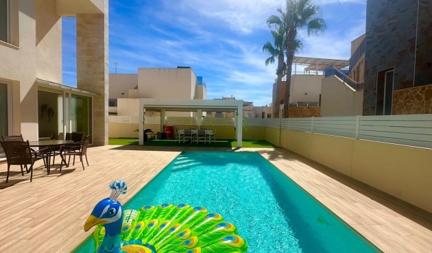 Brukt - Villa -
Torrevieja - Miramar - Torre Del Moro