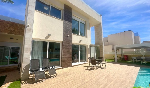 Brukt - Villa -
Torrevieja - Miramar - Torre Del Moro