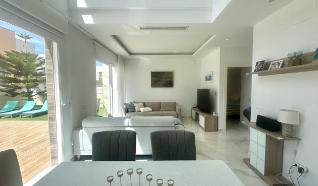 Brukt - Villa -
Torrevieja - Miramar - Torre Del Moro