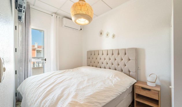 Resale - Duplex -
Torrevieja - Playa De Los Naufragos