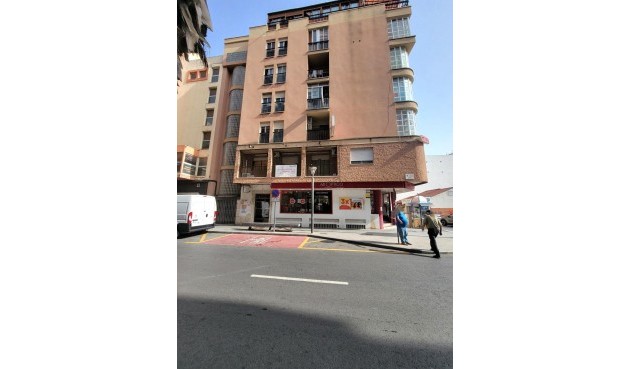 Resale - Apartment -
Torrevieja - Centro