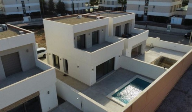 Resale - Villa -
Orihuela Costa - Costa Blanca