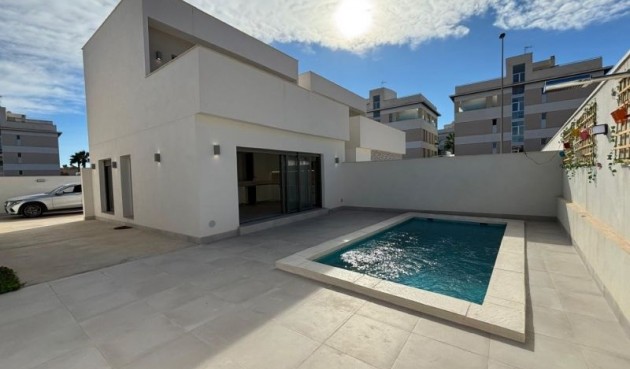Resale - Villa -
Orihuela Costa - Costa Blanca