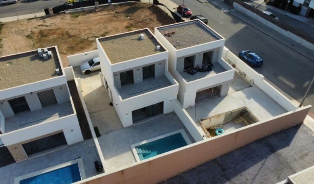 Resale - Villa -
Orihuela Costa - Costa Blanca