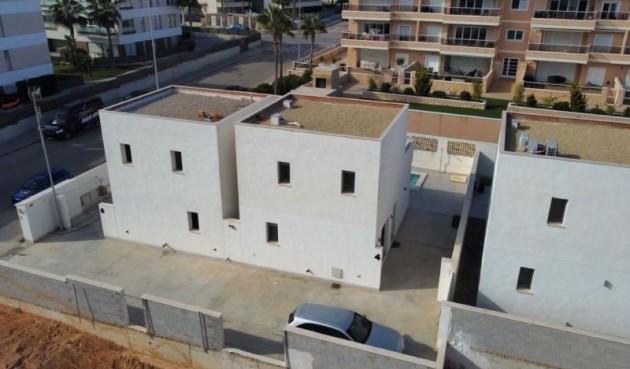 Resale - Villa -
Orihuela Costa - Costa Blanca