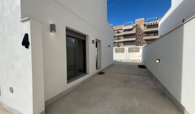 Resale - Villa -
Orihuela Costa - Costa Blanca