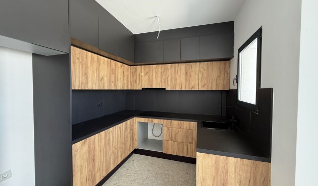 Brukt - Toppleilighet -
San Miguel de Salinas - Inland