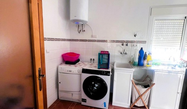 Återförsäljning - Villa -
Orihuela - Desamparados-hurchillo-torremendo