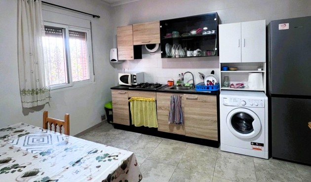 Återförsäljning - Villa -
Orihuela - Desamparados-hurchillo-torremendo