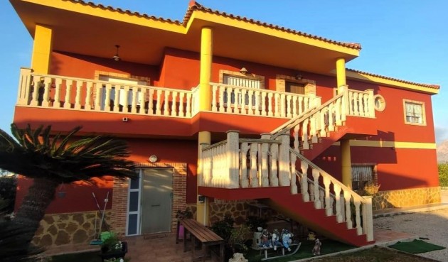 Återförsäljning - Villa -
Orihuela - Desamparados-hurchillo-torremendo