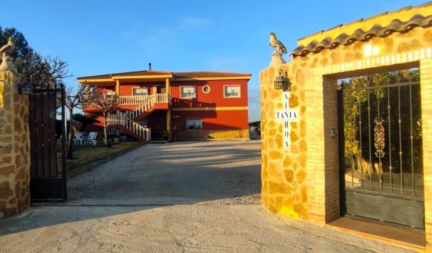 Återförsäljning - Villa -
Orihuela - Desamparados-hurchillo-torremendo