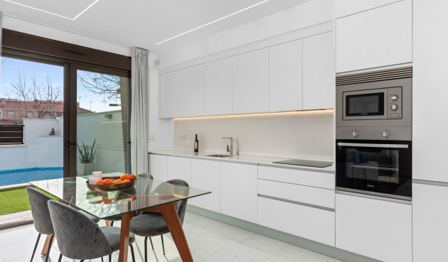 Brukt - Villa -
Pilar de la Horadada - Costa Blanca