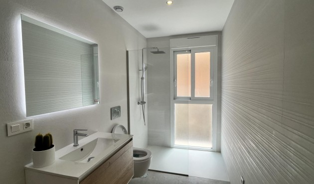 Brukt - Apartment -
Torrevieja - aguas nuevas